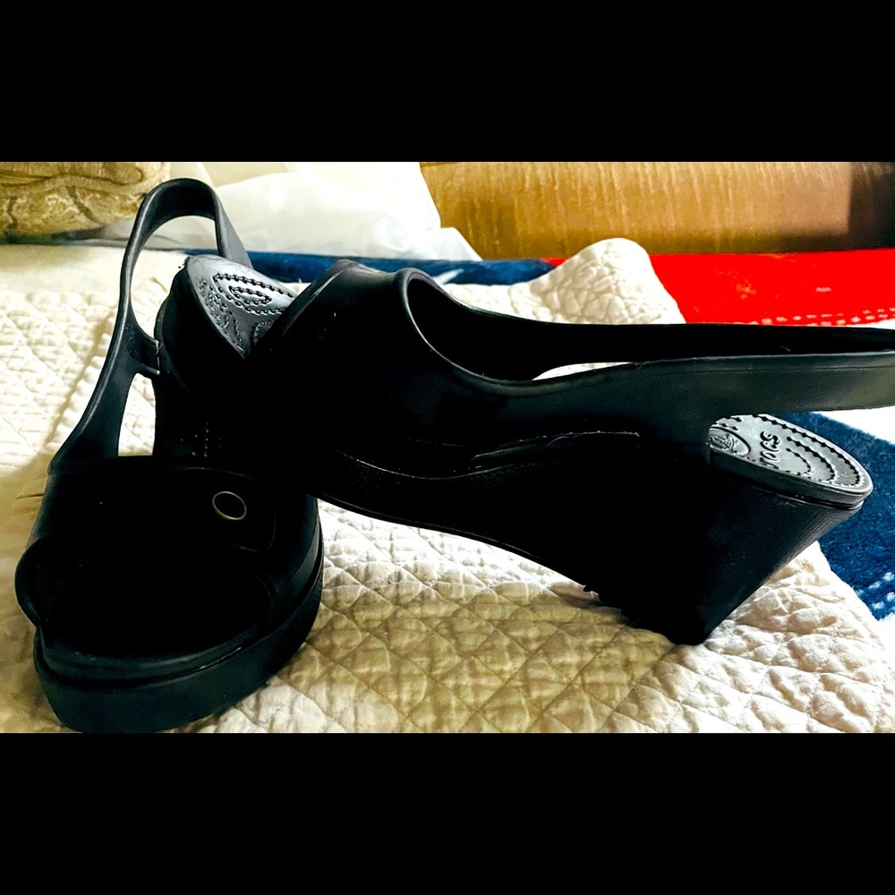 Womens shoes, Crocs, size 9